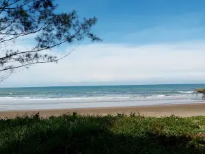 Penanjong Beach