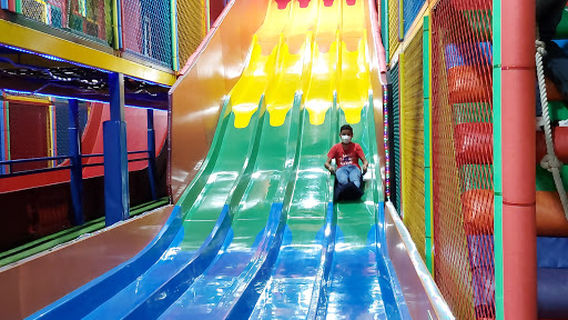 Mr. Joy Mall del Sol