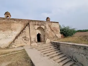 Tarap Sher Shah Suri Well/ Baoli