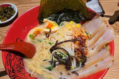 鈍屋拉麵 心齋橋店