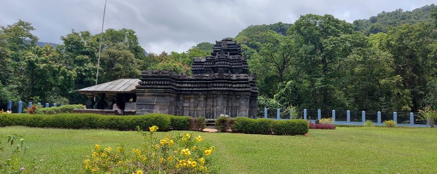 Kadamba Shri Mahadeva Temple, Tambdisurla