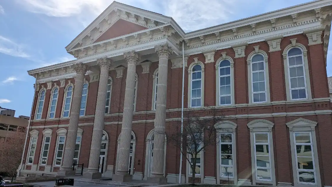 Hotels near Buchanan County Courthouse