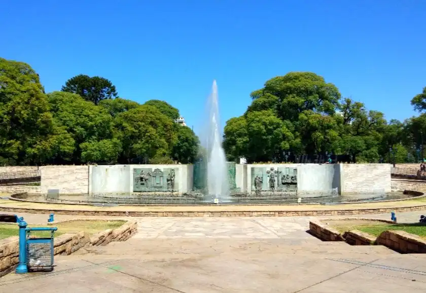 Các khách sạn gần Plaza Independencia