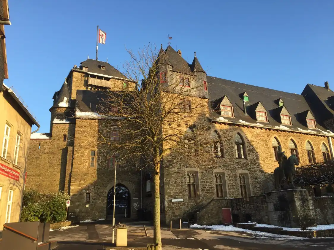 Hotels near Schloss Burg