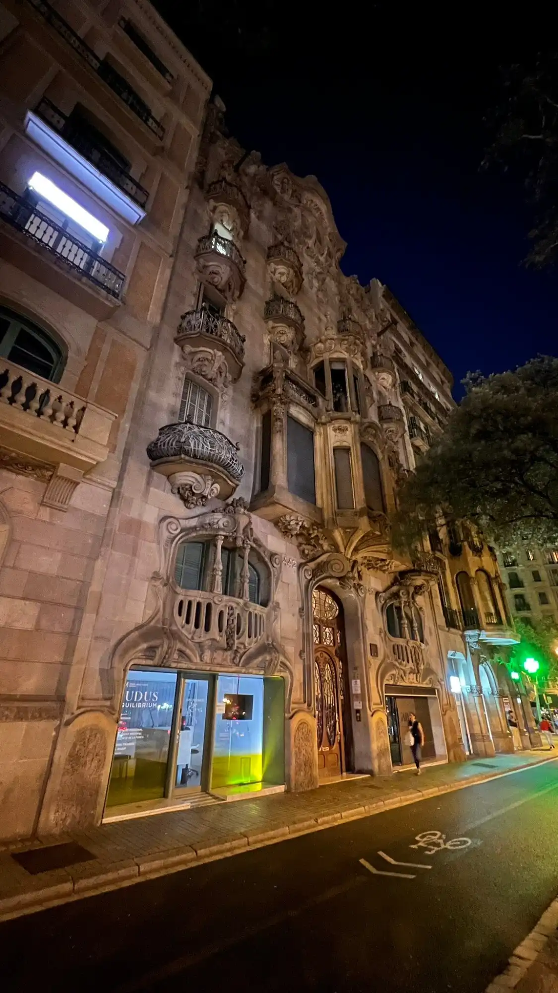 Отели рядом с достопримечательностью «La Casa Comalat»