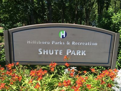 Shute Park Aquatic & Recreation Center