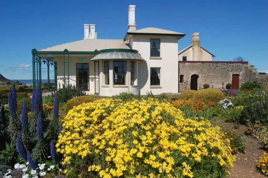 Hotels near Highfield Historic Site