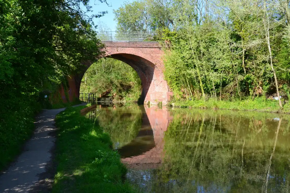 Hotels near Wilts & Berks Canal