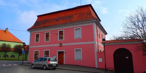 伏爾塔瓦河畔蒂恩