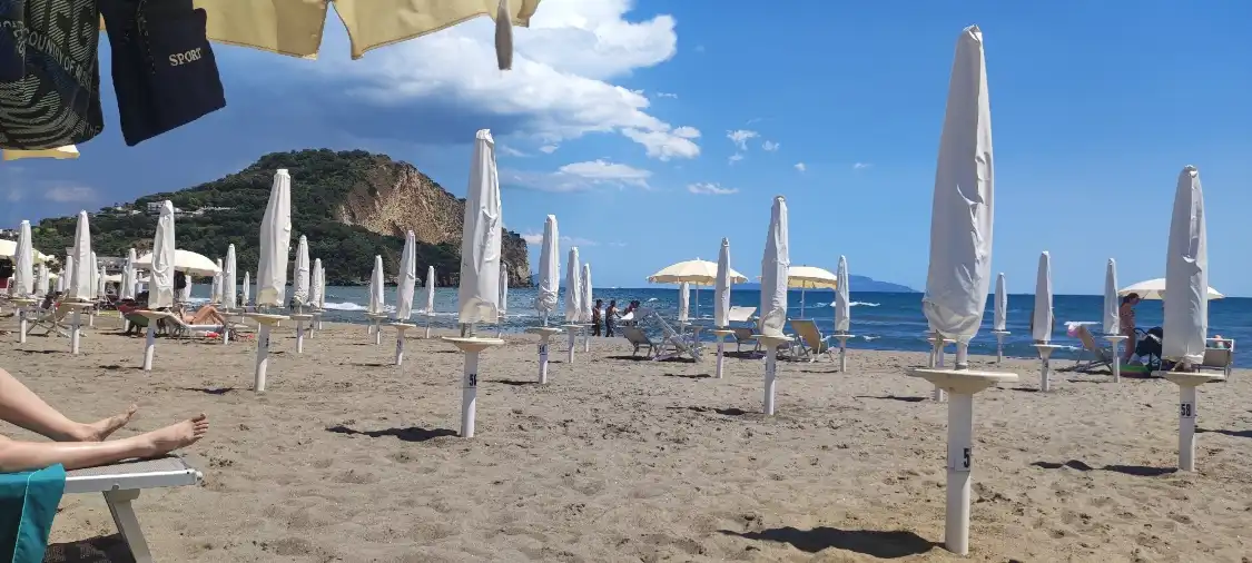 Hotels near Lido Aeronautica Militare