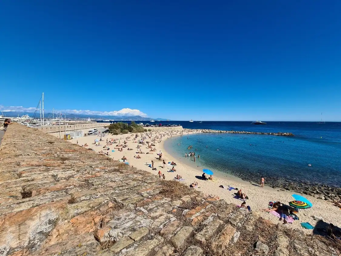 Hotels near Plage Antibes