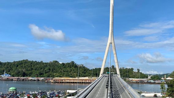 Raja Isteri Pengiran Anak Hajah Saleha Bridge