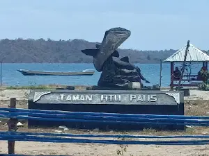 Taman pantai panjang hiu paus