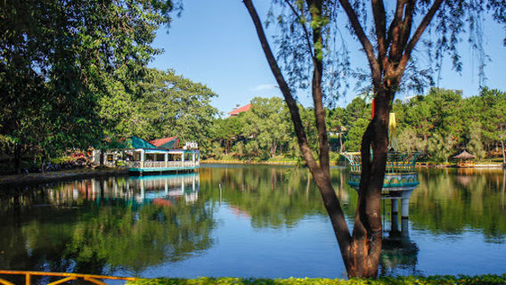 Dien Hong Lake Resort