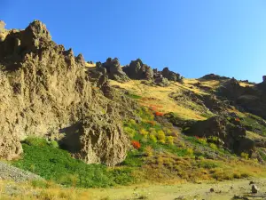 Yolyn Am Canyon