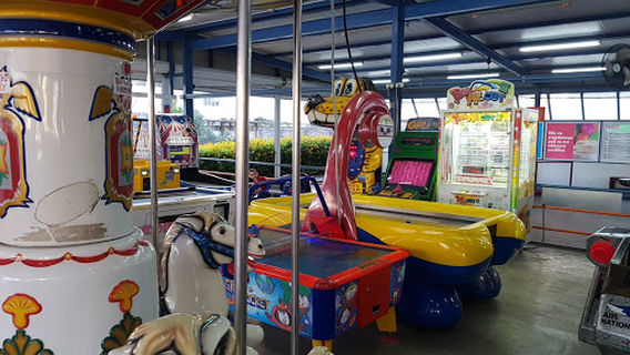 PAPAFiLiPOU Luna Park Latsia