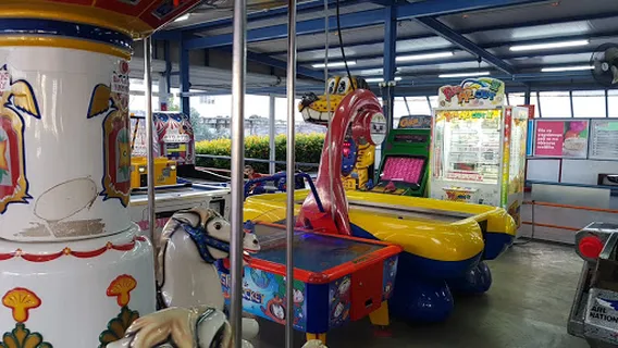 PAPAFiLiPOU Luna Park Latsia