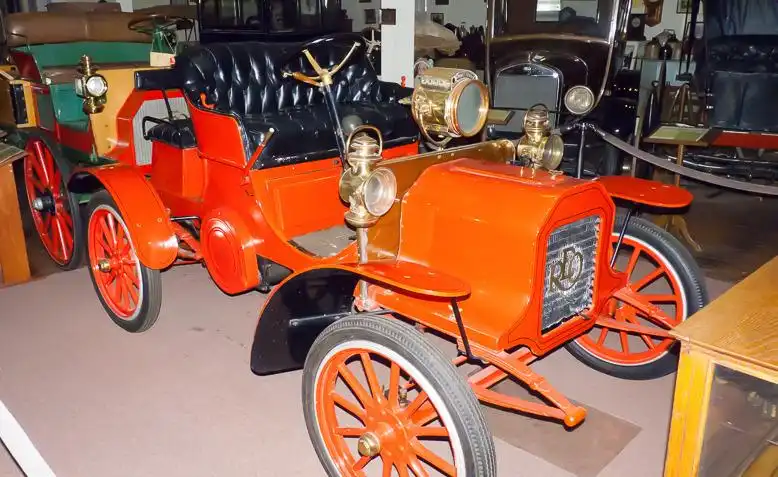 J.A. Cooley Museum周辺のホテル