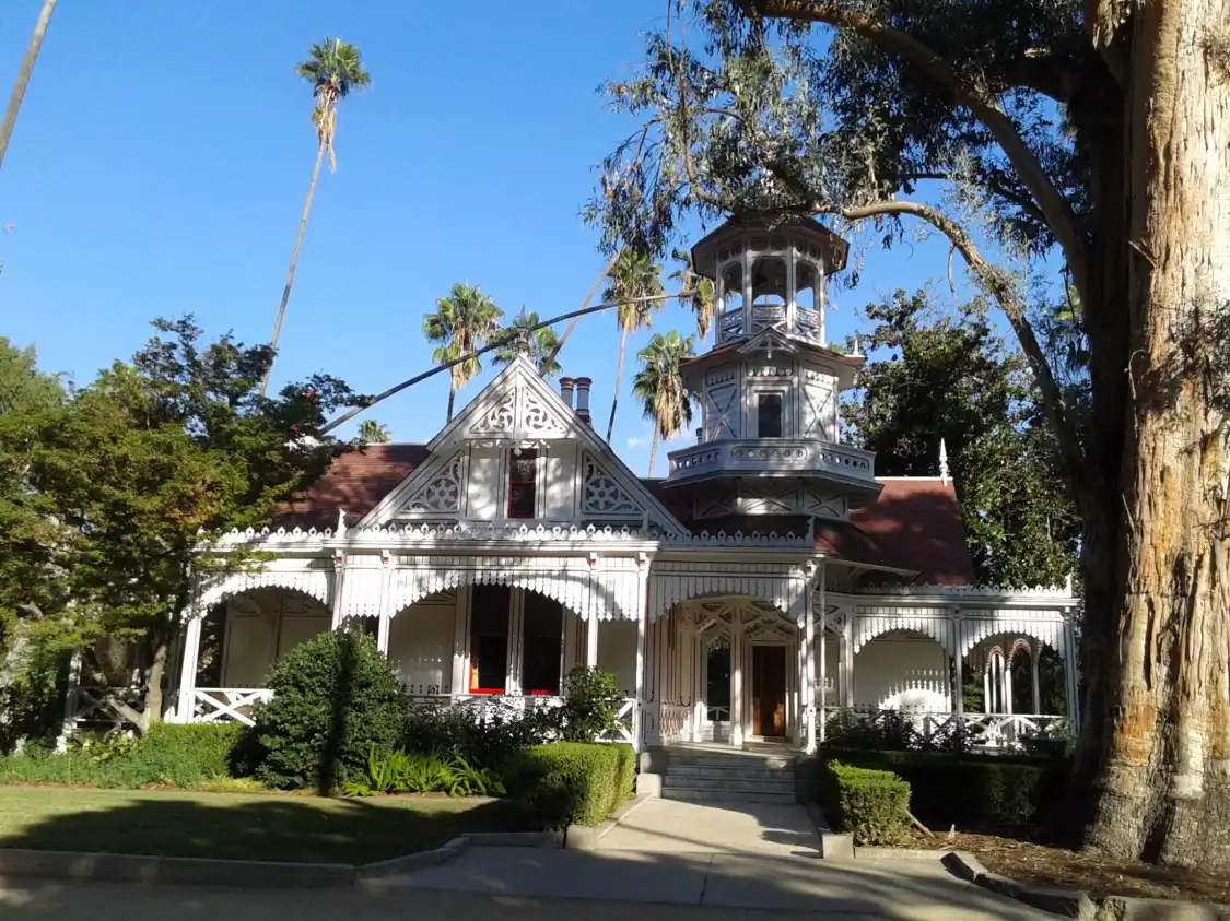 Hotels near Queen Anne Cottage