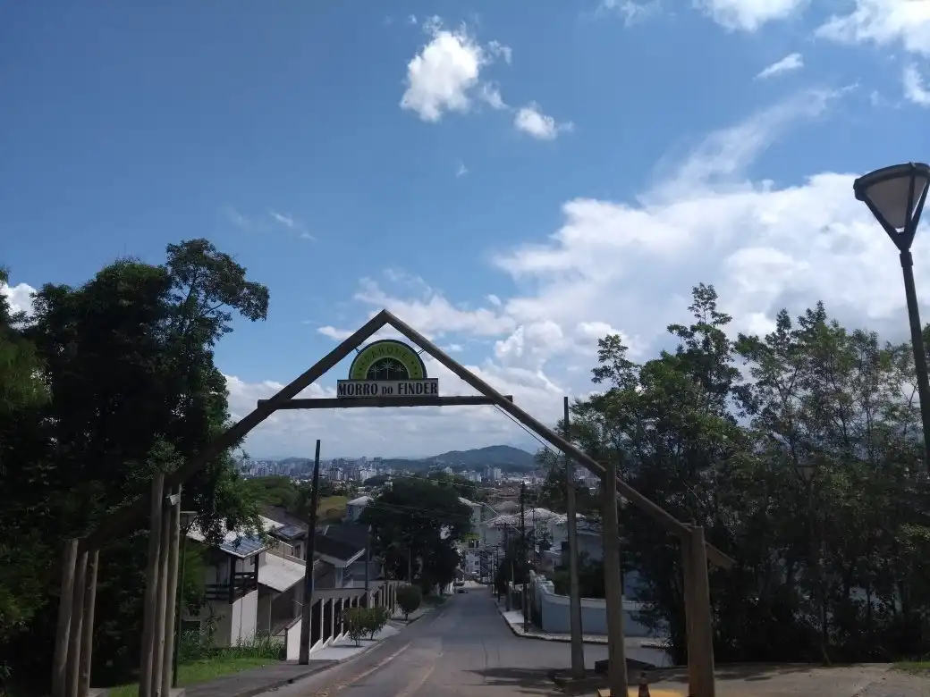 Hotels near Morro do Finder