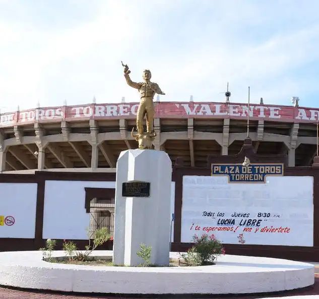 Hotels near Plaza de Toros Torreon