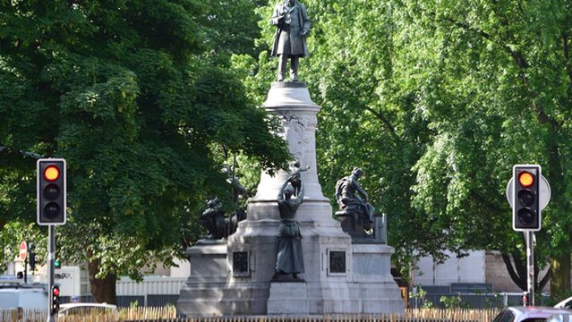 Monument a Louis Pasteur