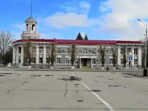 Yunost’ Square