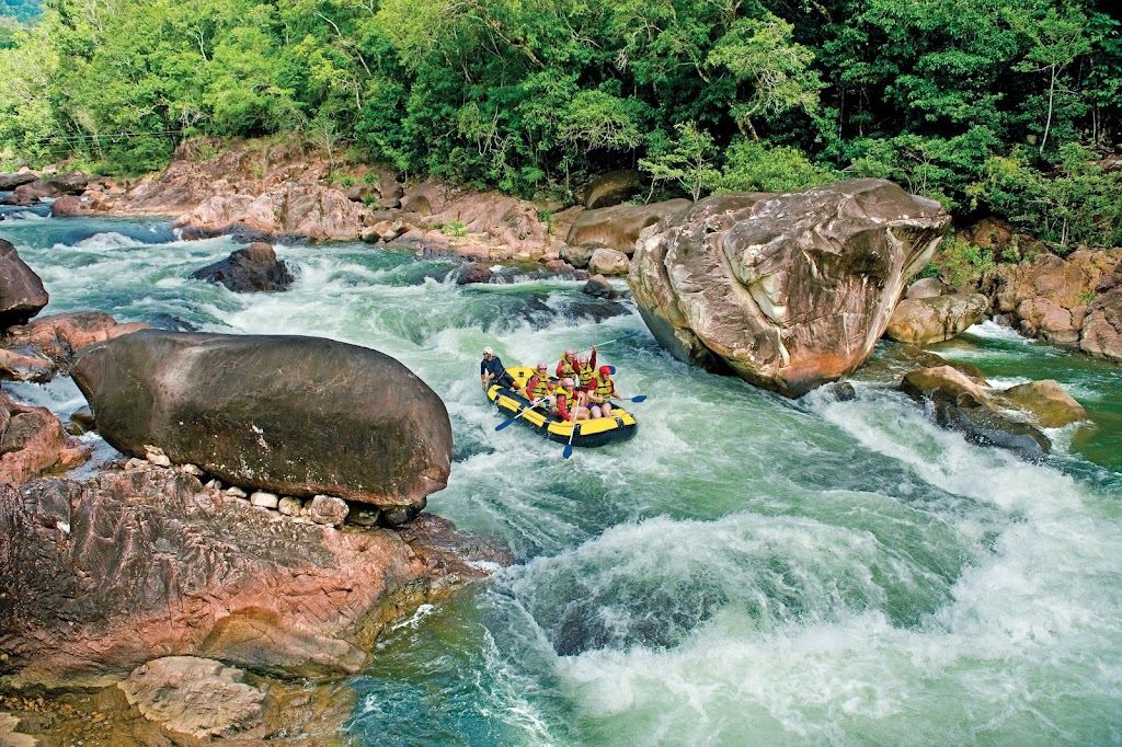 Raging Thunder - Tully River Rafting