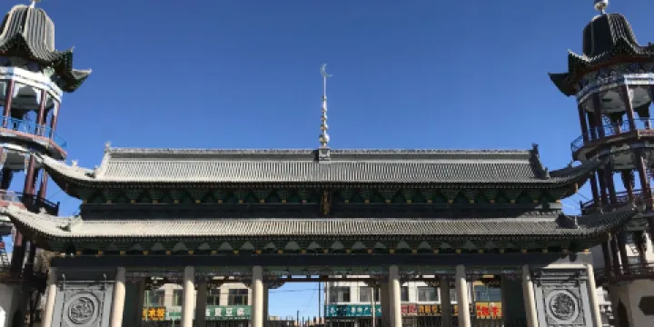 格爾木河東清真大寺