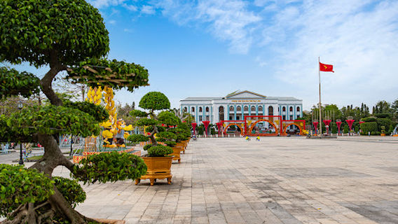 Hung Vuong Square