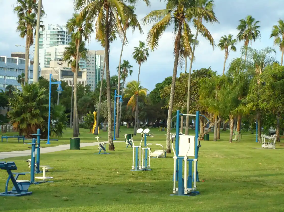 Hotels near Peacock Park