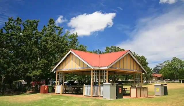 Hotels near Laurel Bank Park