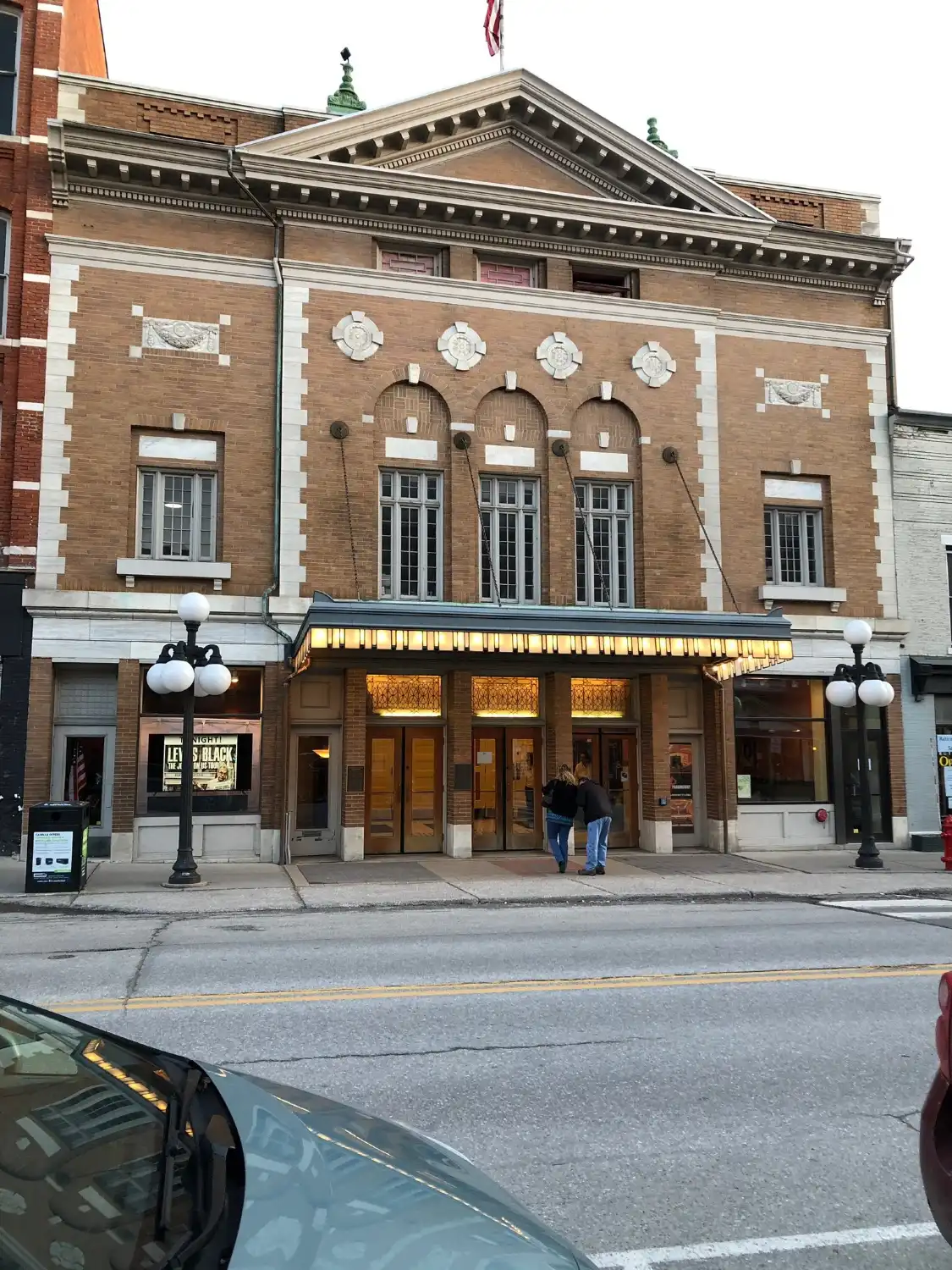 Hotel dekat Paramount Theater