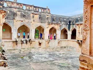 Queen's Bathhouse