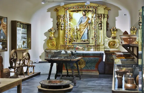 阿爾巴－託勒密司