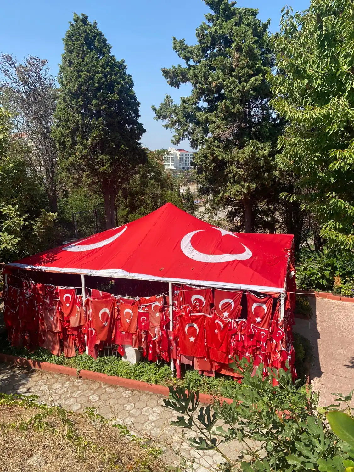 Hotels near Flag Baba Tomb
