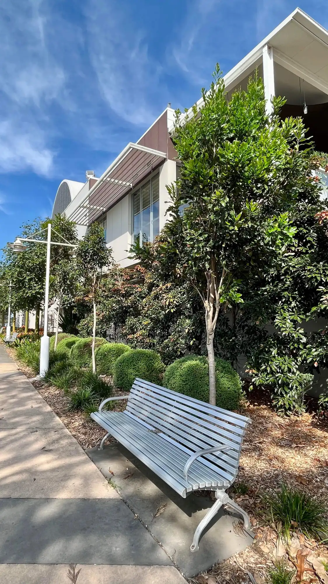Hotels near Captain Cook Park