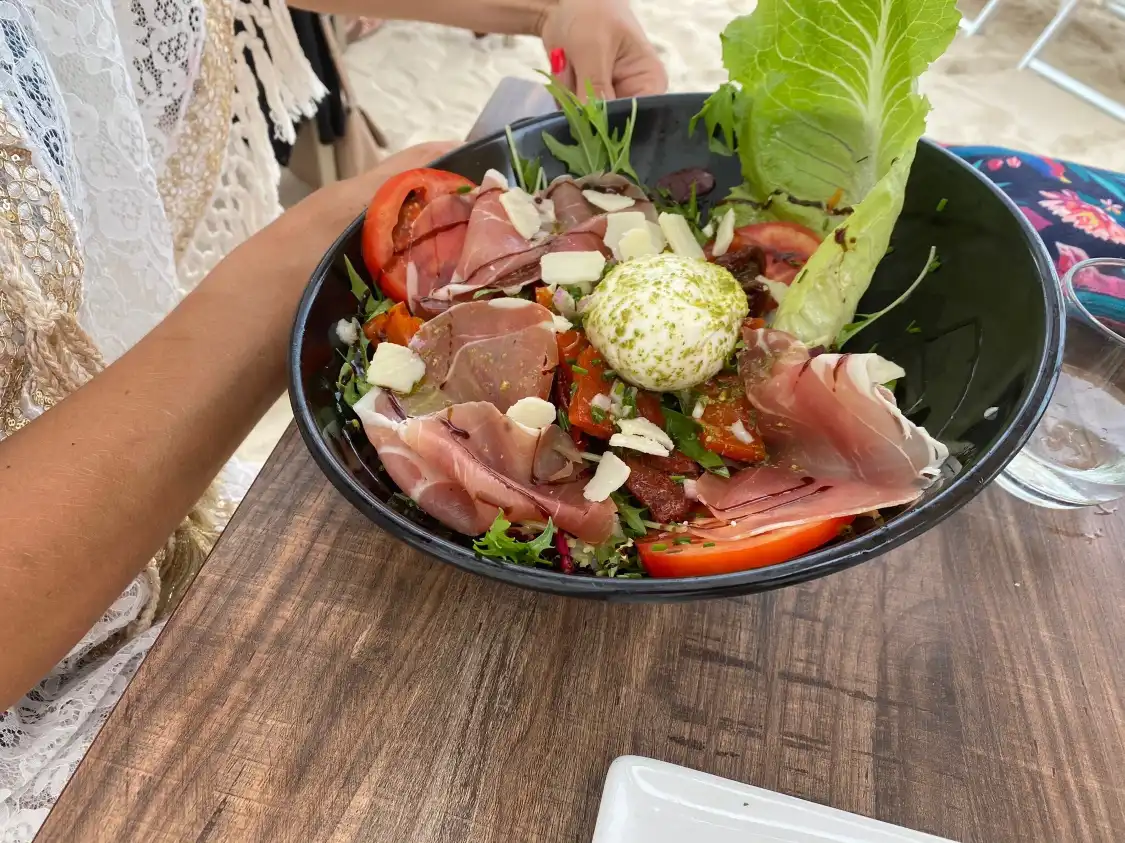 Yolo Plage附近的飯店