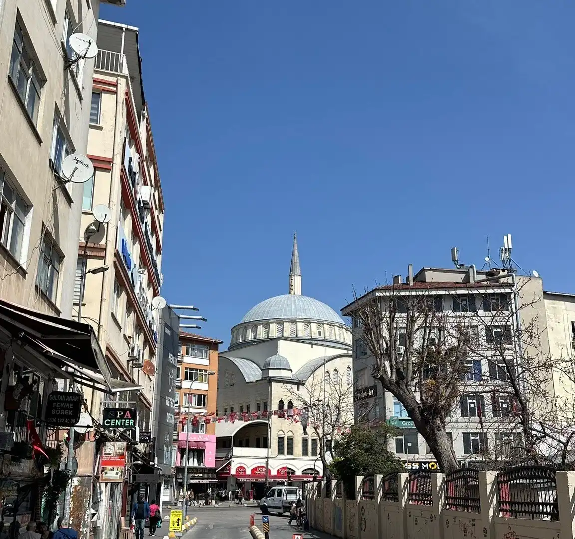 Hoteles cerca de Sogutlucesme Mosque