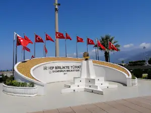 ATATÜRK ANITI