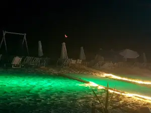 La Femme Beach