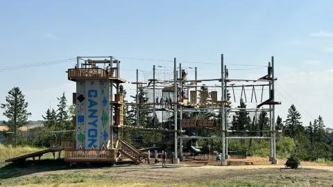 Canyon Ski Resort & Recreation Area Ltd. attraction in 艾伯塔省
