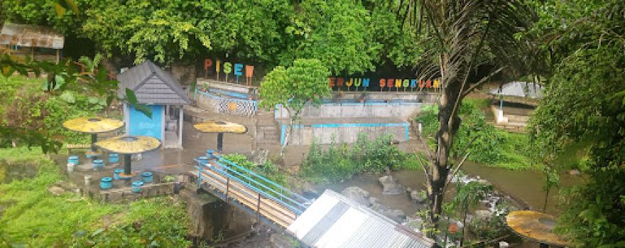 Air Terjun Sengkuang