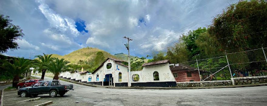 Centro Recreacional Yamburara