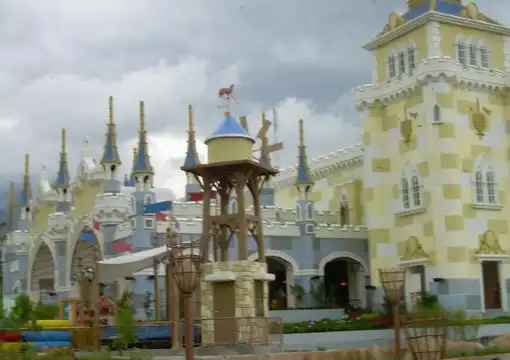 Hotels near Hillpark Sibolangit