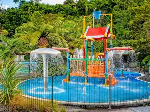 Taupo DeBretts Hot Springs