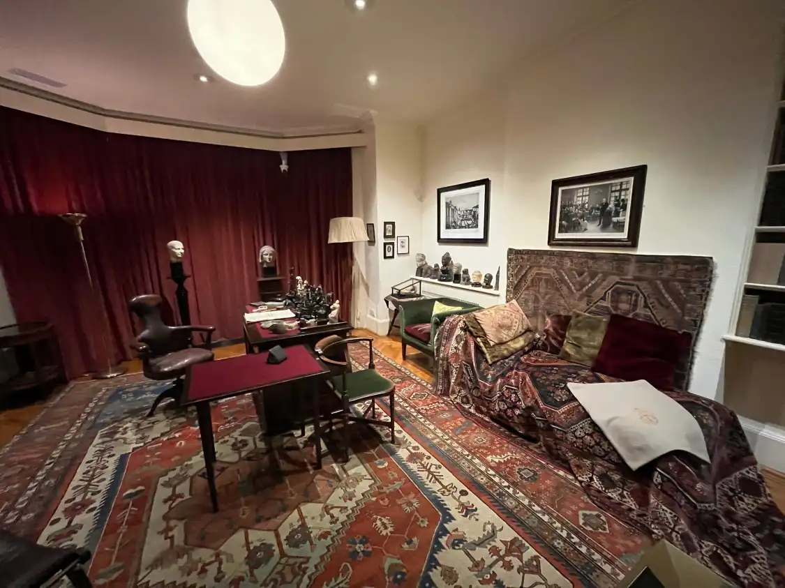 Freud Museum London 주변 호텔