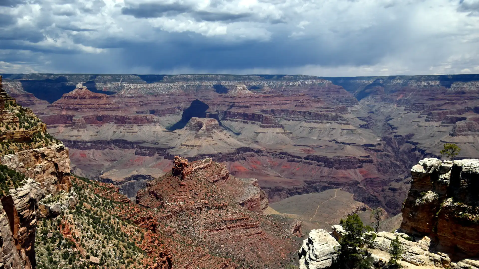 Hotels near Hopi Point