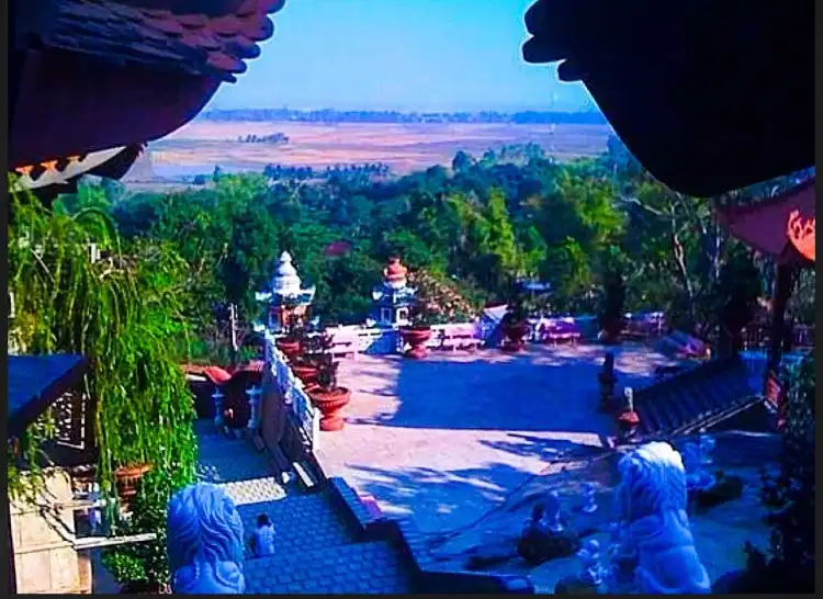 Hotels near Chau Phu Temple