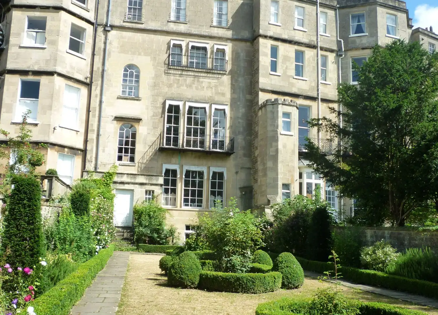 Hoteles cerca de Georgian Garden